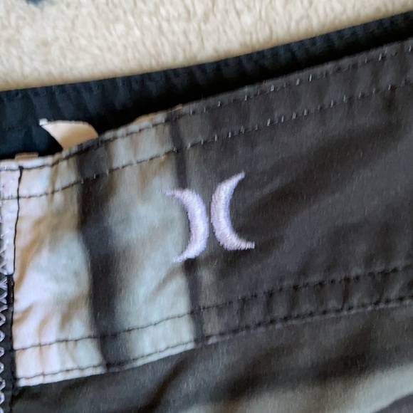 Hurley swim trunks - Picture 3 of 6
